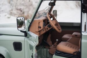 Cool & Vintage Grasmere Green Land Rover D90